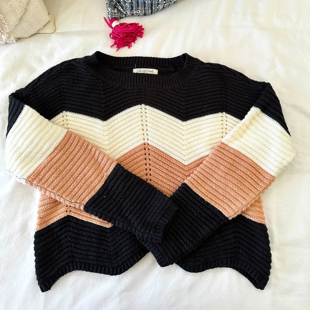 Full Circle Trends Black/White/Pink Sweater